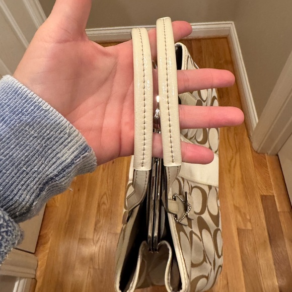 Coach - Signature Stripe Kisslock Carryall - Cream/Tan - EUC - 2011 Very Clean - Picture 4 of 11